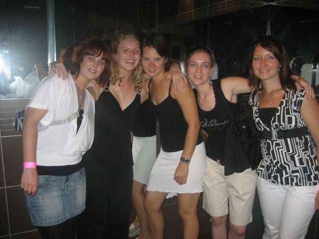 i/Kranj/Absolvent08/07-BlackWhiteParty/absolvent 1936.jpg_640.jpg